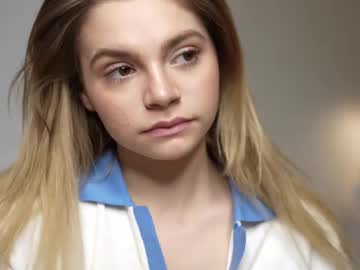 Pretty_Choice Chaturbate stream image from April 13, 2025