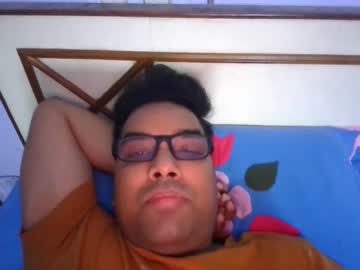 Cummforuu Chaturbate stream image from April 13, 2025