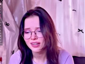 Dazzlepuff Chaturbate stream image from April 13, 2025