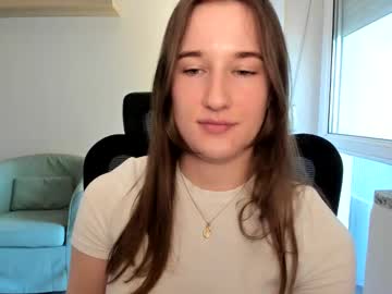 Oliviaaa2003 Chaturbate stream image from April 13, 2025