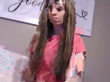 Mythicalmarli Chaturbate stream image from April 13, 2025