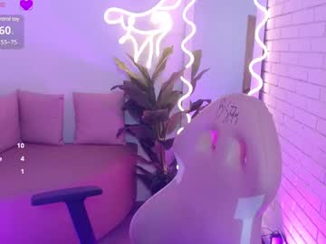 Juanita_Tay Chaturbate stream image from April 13, 2025