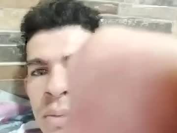 Modelluillito Chaturbate stream image from April 13, 2025