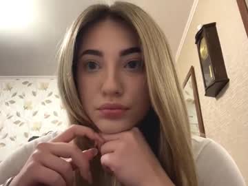 Dawnbluett Chaturbate stream image from April 13, 2025