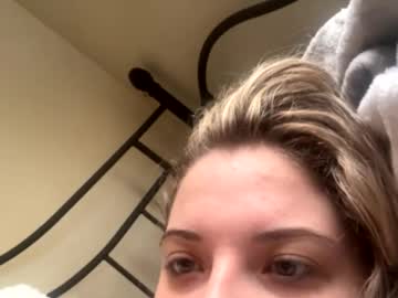 Mmftranny3sum Chaturbate stream image from April 13, 2025