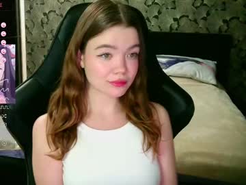 Nicolemeew Chaturbate stream image from April 13, 2025