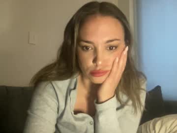 Karolinedavies Chaturbate stream image from April 13, 2025