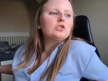 Lexielilacs Chaturbate stream image from April 13, 2025