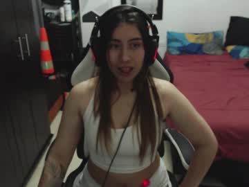 Lunabloom_77 Chaturbate stream image from April 14, 2025
