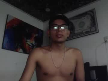 Cris_Flaco Chaturbate stream image from April 14, 2025