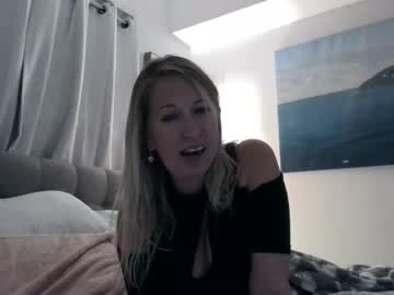 Beach_Bunny69 Chaturbate stream image from April 14, 2025