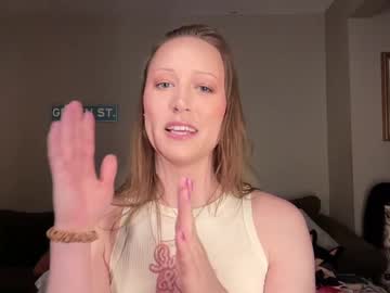Greenxxxqueen Chaturbate stream image from April 14, 2025