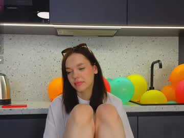 Heaven_Girlfriend Chaturbate stream image from April 14, 2025