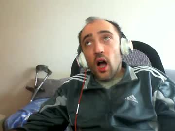 Bentish Chaturbate stream image from April 14, 2025