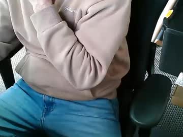 Nineinches2222 Chaturbate stream image from April 14, 2025