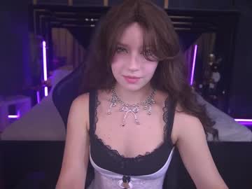 Selenairis Chaturbate stream image from April 14, 2025