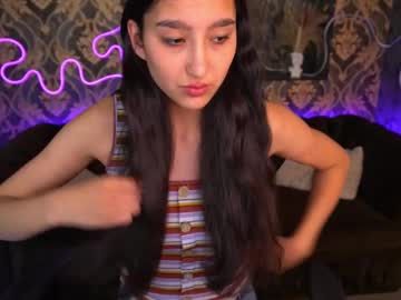 Charmmocco Chaturbate stream image from April 14, 2025