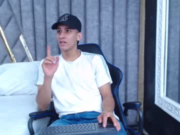 Jakemoxley2 Chaturbate stream image from April 14, 2025