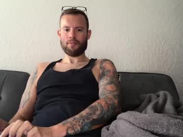 662am Chaturbate stream image from April 14, 2025