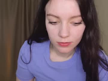 Holly_Kittenss Chaturbate stream image from April 14, 2025