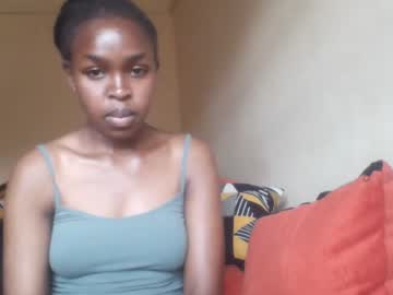 Nicemillow Chaturbate stream image from April 14, 2025