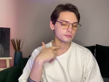 Zacharyellington Chaturbate stream image from April 14, 2025