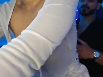 Travisandnina stream image from April 14, 2025