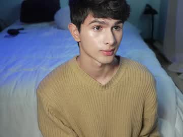 Jaxonxmills Chaturbate stream image from April 14, 2025