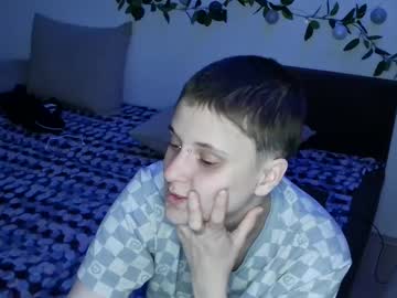 Aliens4twenty Chaturbate stream image from April 14, 2025