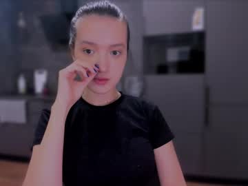 Lililaluna Chaturbate stream image from April 14, 2025