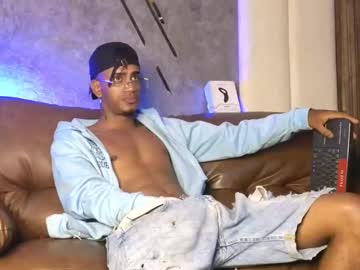 Aaroncruz_ Chaturbate stream image from April 14, 2025