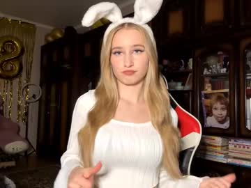 Harrietbate Chaturbate stream image from April 14, 2025