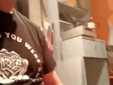 Max1975cee Chaturbate stream image from April 14, 2025