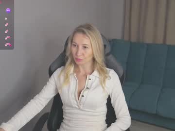 Marysantamonika Chaturbate stream image from April 14, 2025