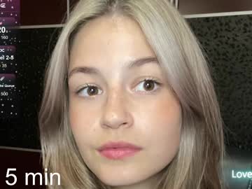 Sophiedavisss Chaturbate stream image from April 14, 2025