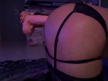 Samydarkwow Chaturbate stream image from April 15, 2025