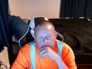 Pecker40 Chaturbate stream image from April 15, 2025