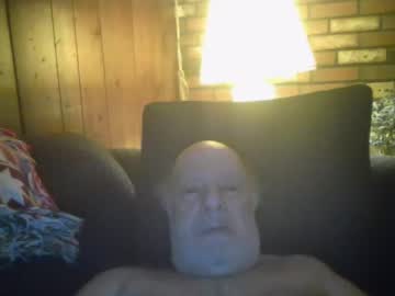 Bearmantitsx Chaturbate stream image from April 15, 2025