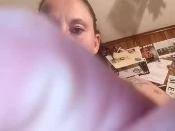 Reallyredrum69 Chaturbate stream image from April 15, 2025