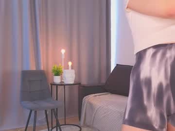 Geishy Chaturbate stream image from April 15, 2025