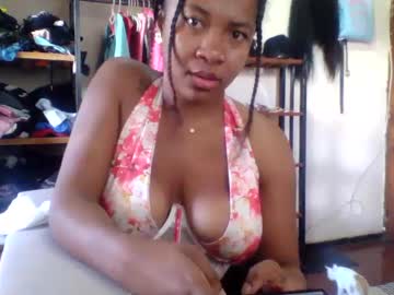 Andresse012 Chaturbate stream image from April 15, 2025
