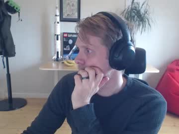 Efo2 Chaturbate stream image from April 15, 2025