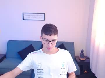 Cumandres Chaturbate stream image from April 15, 2025