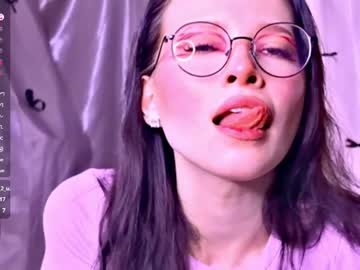 Dazzlepuff Chaturbate stream image from April 15, 2025