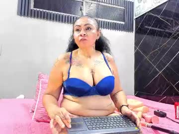 Cloee_Rabbyt Chaturbate stream image from April 15, 2025