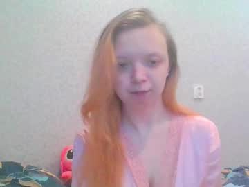 Vi_Kitty Chaturbate stream image from April 15, 2025