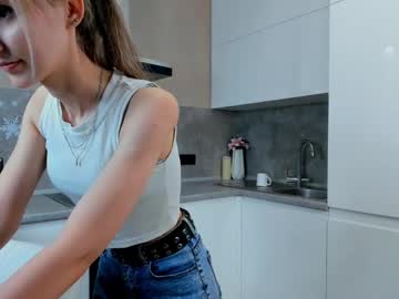Aftonhiatt Chaturbate stream image from April 15, 2025