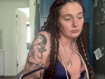 Alyceruby Chaturbate stream image from April 15, 2025