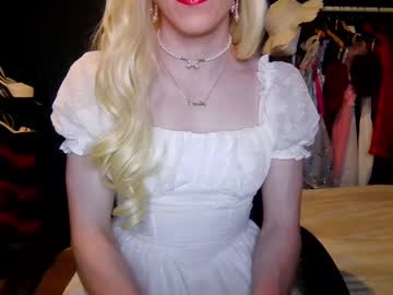 Amaliecd Chaturbate stream image from April 15, 2025
