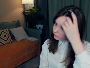 Gemmabudlong Chaturbate stream image from April 15, 2025